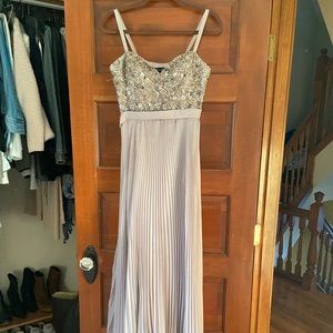 Beautiful LIKE NEW Dave and Johnny Prom Dress
